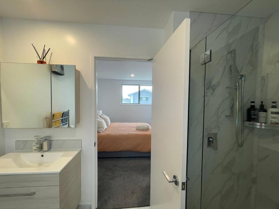 크라이스트처치 Parkside Retreat - 3 Beds -Sleeps 6 Near Westfield 빌라 외부 사진