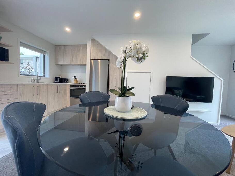 크라이스트처치 Parkside Retreat - 3 Beds -Sleeps 6 Near Westfield 빌라 외부 사진